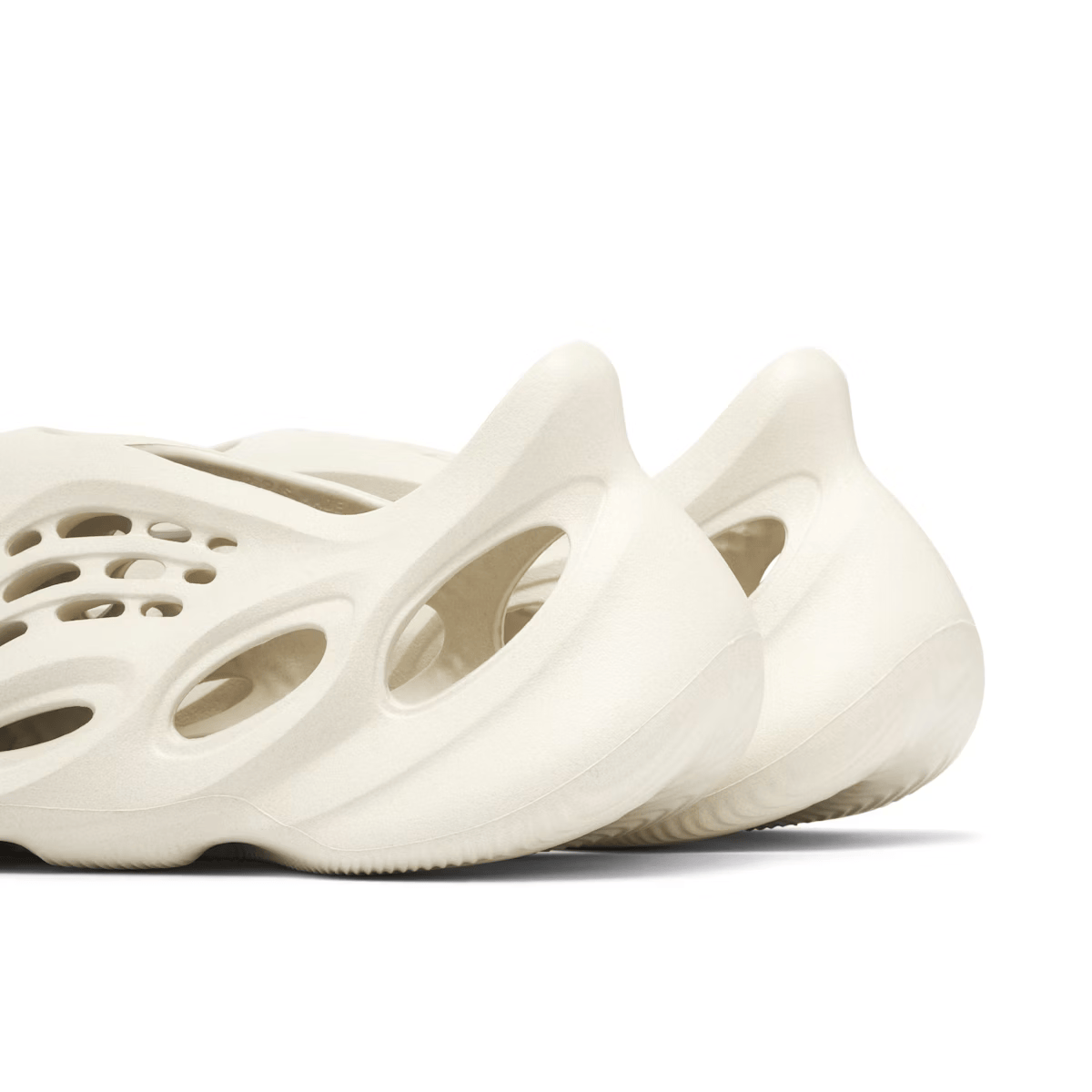 Adidas Yeezy Foam RNNR Sand
